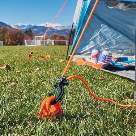 Location Image for CamJam SlideLock Cord Tightener with 10' Paracord - Small