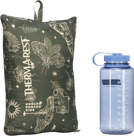 Therm-a-Rest Honcho Poncho - Kids' 32 fl. oz. water bottle not included