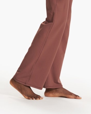 Vuori Daily Wideleg Pants - Women's 6