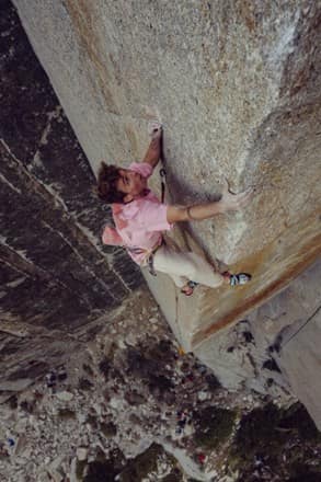 Location Image of color Black/Mantis