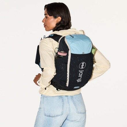 Janji Revy Hydration Pack 5