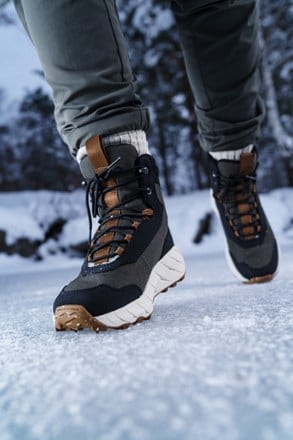 ICEBUG Moen BUGrip Boots - Women's 9
