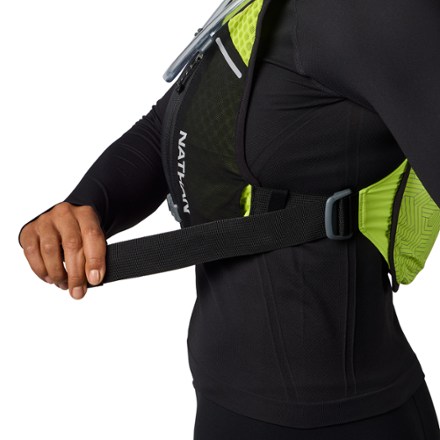 Nathan HyperNight QuickStart 3.0 4 L Hydration Vest 6