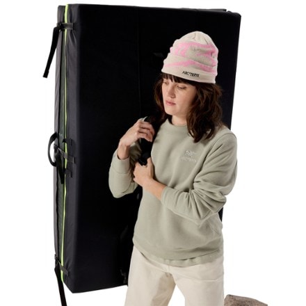 Arc'teryx Emblem Fleece Crew Pullover - Women's 4