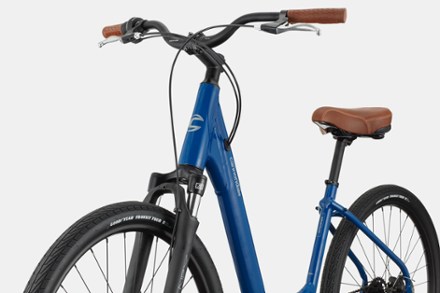 Cannondale Adventure 2 Bike 4