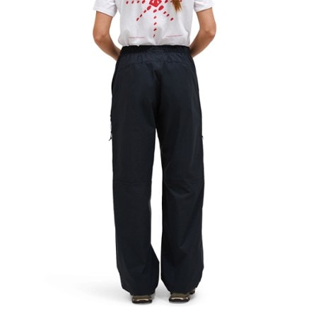 Peak Performance Outdoor Cargo Pants - Women's 2