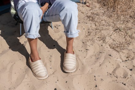 Sanuk Puffy Chiller Low SL Slippers 8