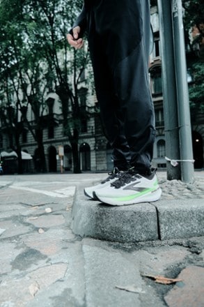 Brooks Dash Pants - Men's 4