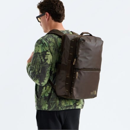 The North Face Base Camp Voyager Travel Pack - 35 L 5