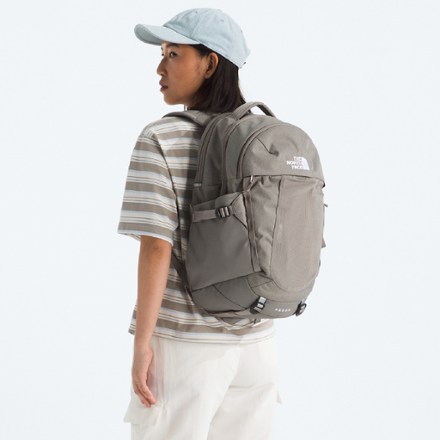 The North Face Recon Pack - Women's 3