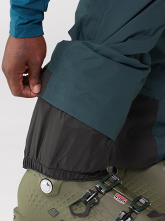 Helly Hansen Sogn Cargo Bib Snow Pants - Men's 4