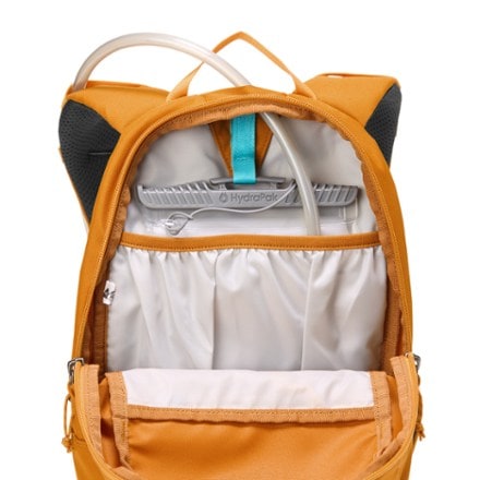 REI Co-op Trailmade 10 Hydration Pack 8