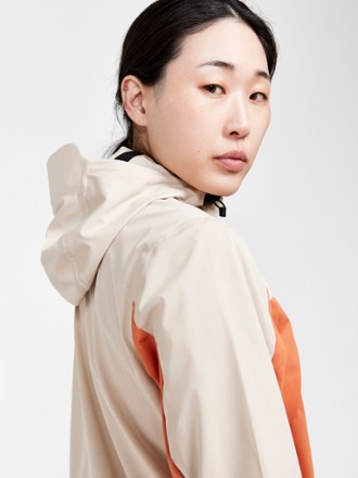 Craft ADV Essence Hydro Jacket - Women's 4