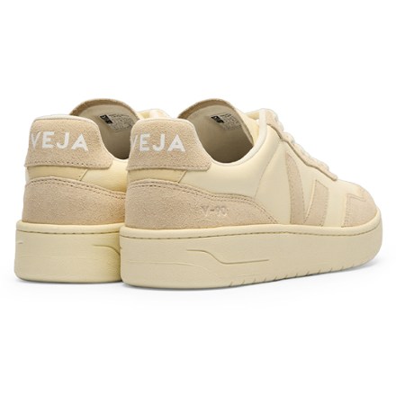 VEJA V-90 Shoes - Women's 2