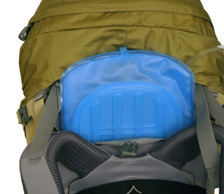 External Hydration (Reservoir not included)