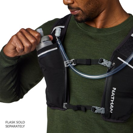Nathan HyperNight QuickStart 3.0 4 L Hydration Vest 6