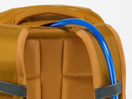 The North Face Borealis Pack Hydration port & tube routing