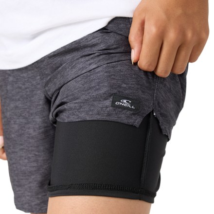 O'Neill Perform Light Lined Elastic Waist 15" Shorts - Boys' 4