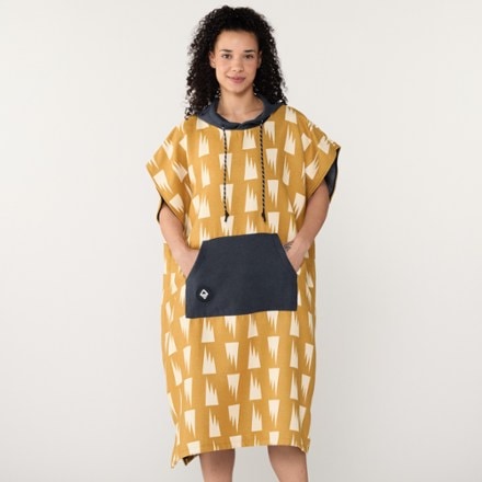 Nomadix Changing Poncho 1