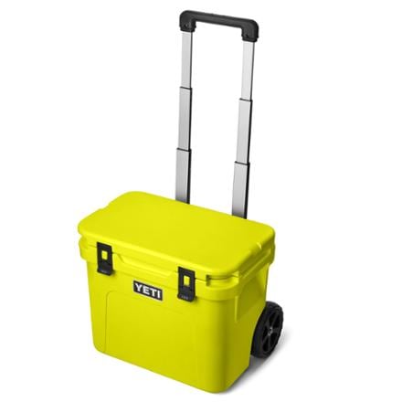 YETI Roadie 32 Wheeled Cooler 0