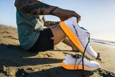 Altra Escalante 5 Road-Running Shoes - Men's 6