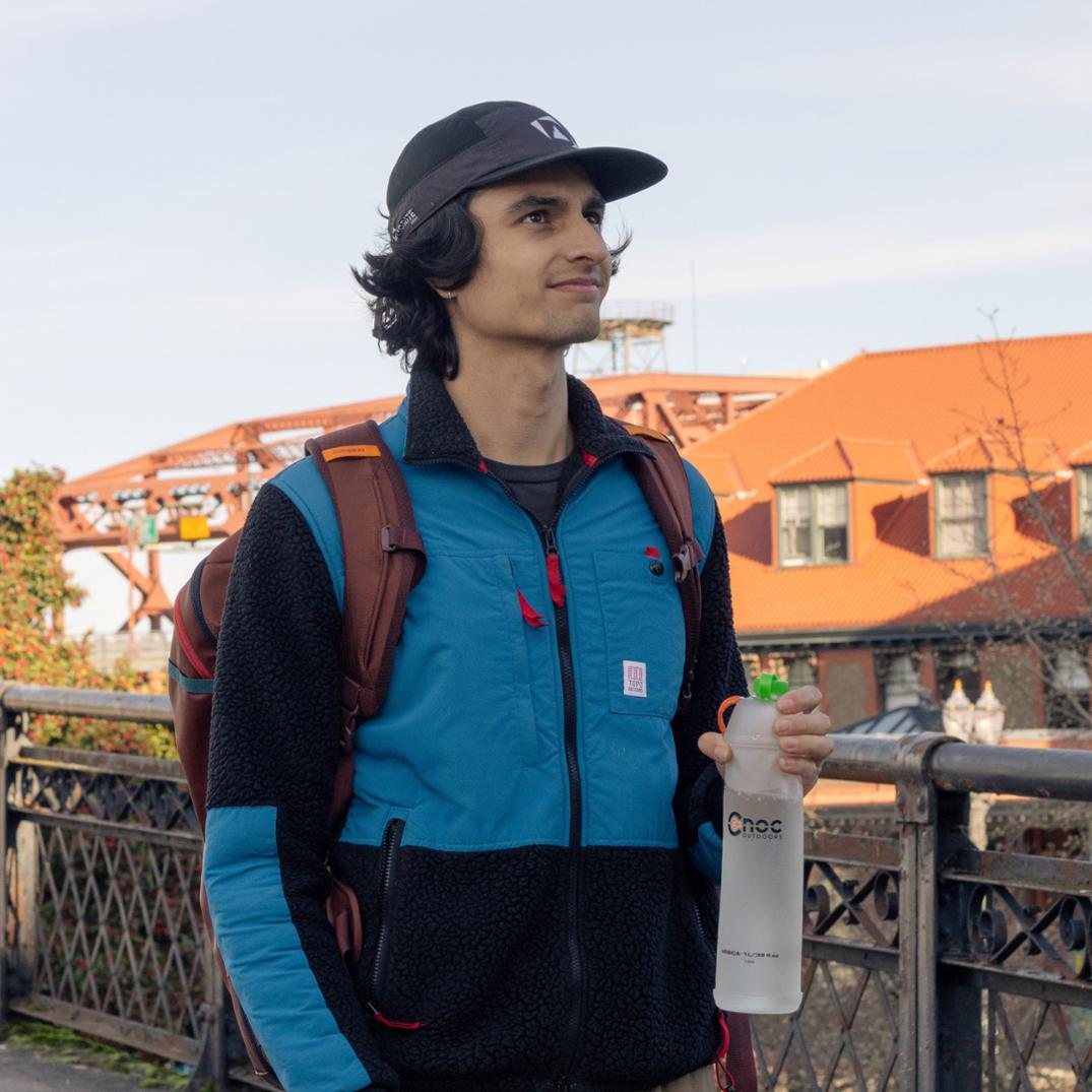 Location Image for 28 mm Vesica 1 L Collapsible Water Bottle - 32 fl. oz.