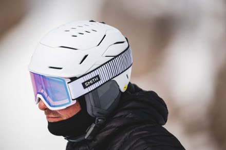 Location Image for Vantage 2 Mips Snow Helmet
