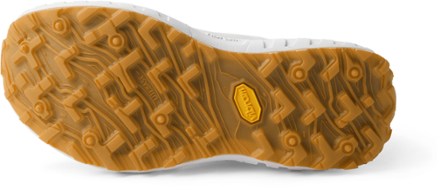 001 Trail-Running Shoes - Women's