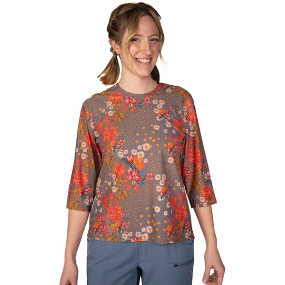 On Body Image of color Flora Clay