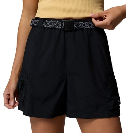Columbia Sequoia Grove Woven Shorts - Women's 4