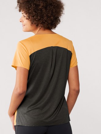 On Performance-T Shirt - Women's 2