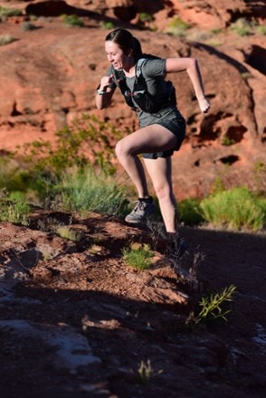 UltrAspire Momentum 2.0 Hydration Vest 10