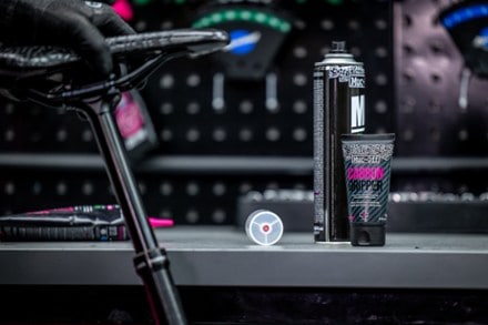 Muc-Off Carbon Gripper Carbon Fibre Assembly Compound 4