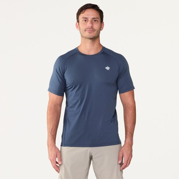 Model info: Height: 6'1" | Chest: 40 | Waist: 32.5 | Wearing size: M