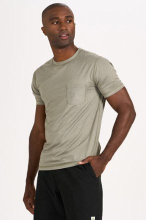Vuori Tradewind Performance T-Shirt - Men's 1