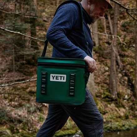 YETI Hopper Flip 12 Soft Cooler 9