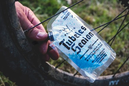 Peaty's Tubeless Sealant Trail Pouch - 120ml 2
