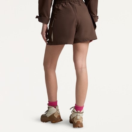 SENIQ Trailmix Cargo Shorts - Women's 1