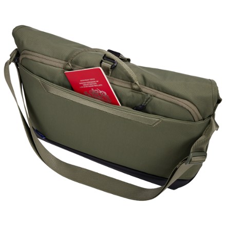Thule Paramount 14 L Crossbody Bag 9