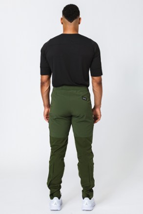 GOREWEAR Fernflow Bike Pants - Men's 2