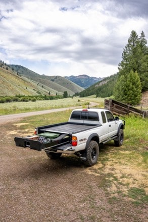 Location Image of color Black