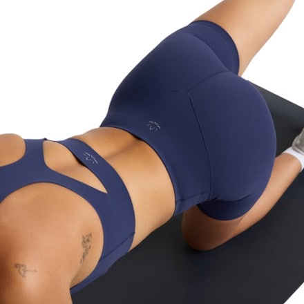 Beyond Yoga glowzone 4" Biker Shorts - Women's 4