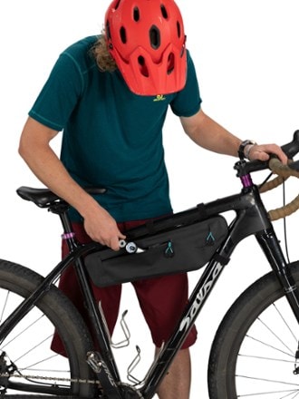 Osprey Escapist Frame Bag 7