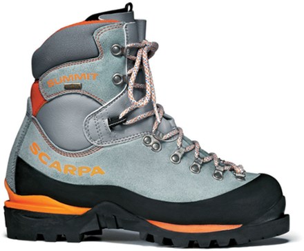 mountain climbing boots womens