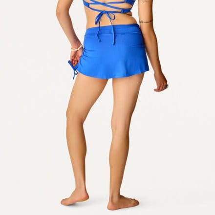 On Body Image of color Billie Blue