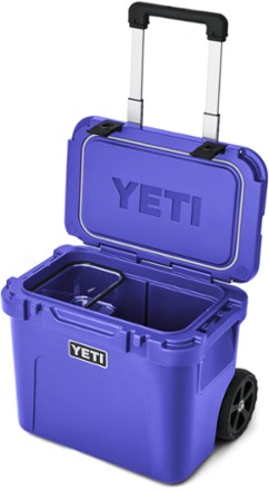 YETI Roadie 32 Wheeled Cooler 5