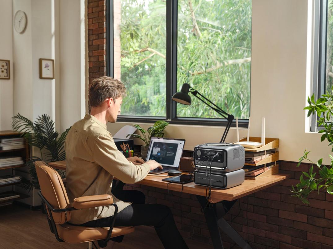 Location Image for RIVER 3 Max Portable Power Station with Extra Battery - 572Wh