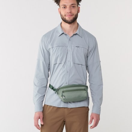 REI Co-op Trail 2 Waist Pack 1