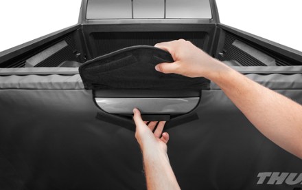 Tailgate handle access