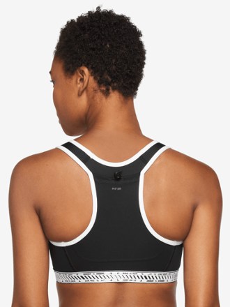 Nike Swoosh On The Run Bra 2